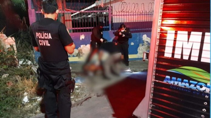 Diego dos Anjos Duarte foi executado a tiros na noite desta segunda-feira (10) durante uma partida de futebol na Rua Curica, no bairro São José 2, zona Leste de Manaus