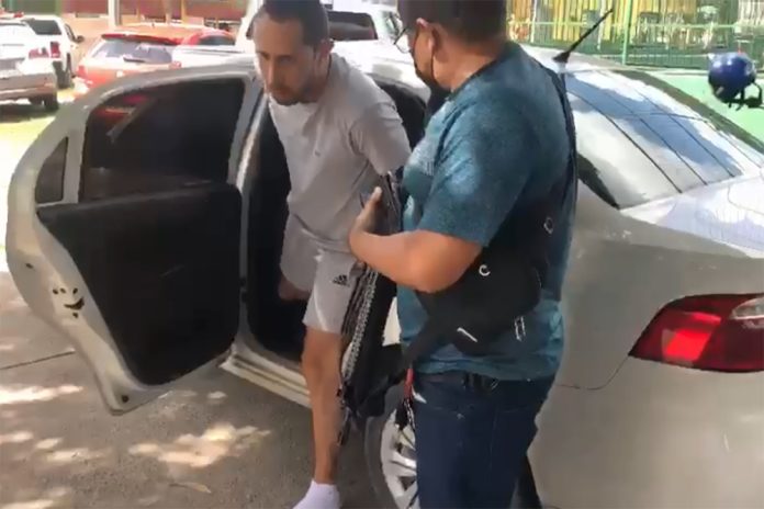 Suspeito de roubar carro de empresária é preso