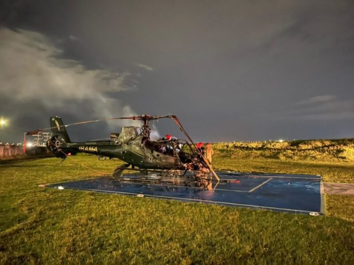 Um helicóptero do Instituto Brasileiro do Meio Ambiente e dos Recursos Naturais Renováveis (Ibama) foi incendiado na madrugada desta segunda-feira (24), por volta das 4h, no Aeroclube de Amazonas, bairro Flores, zona Centro-Sul de Manaus