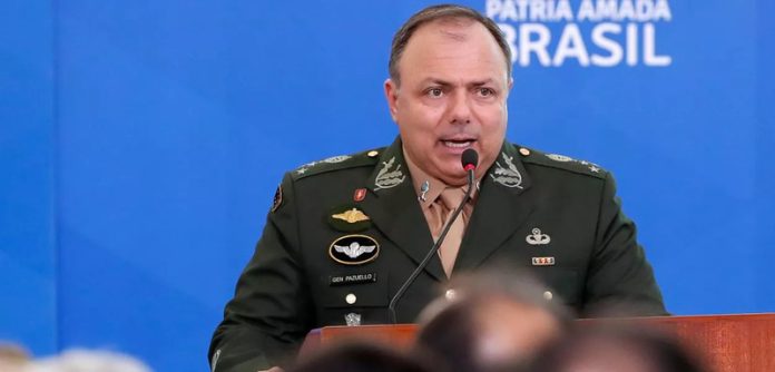 Uma comissão formada pelo alto escalão de sete ministérios do governo federal determinou sigilo de 100 anos ao processo do Exército contra o ex-ministro da Saúde Eduardo Pazuello por participar de um ato político ao lado de Jair Bolsonaro (PL)