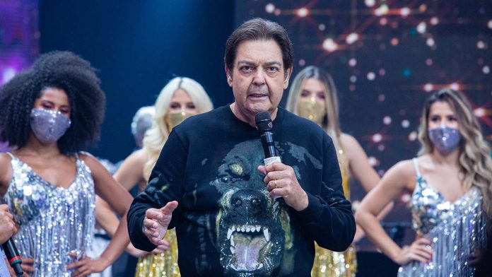 Faustão é diagnosticado com Covid e é afastado de gravações de programa