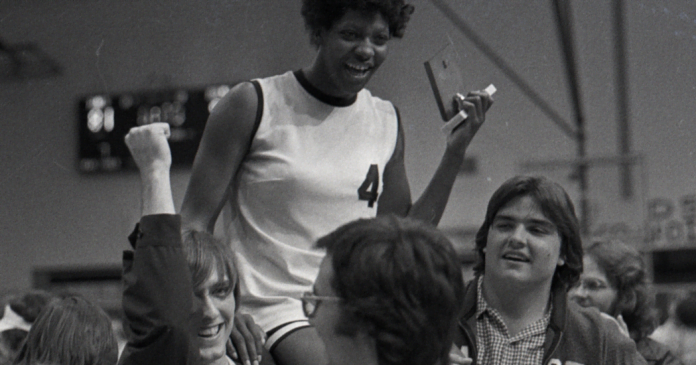 Morre Lusia Harris, única mulher selecionada no Draft da NBA (Foto: Reprodução)