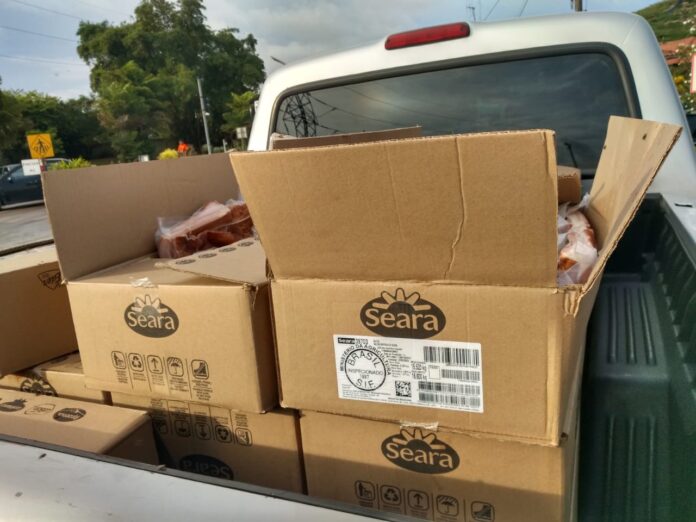 Em Manaus, mais de 280 quilos de carne suína são apreendidos em depósito (Foto: Divulgação)