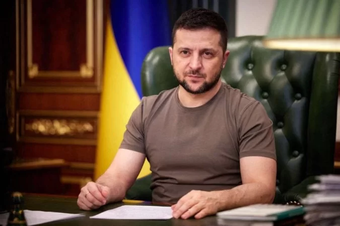 Zelensky afirma estar pronto para manter Ucrânia neutra na OTAN; negociações continuam