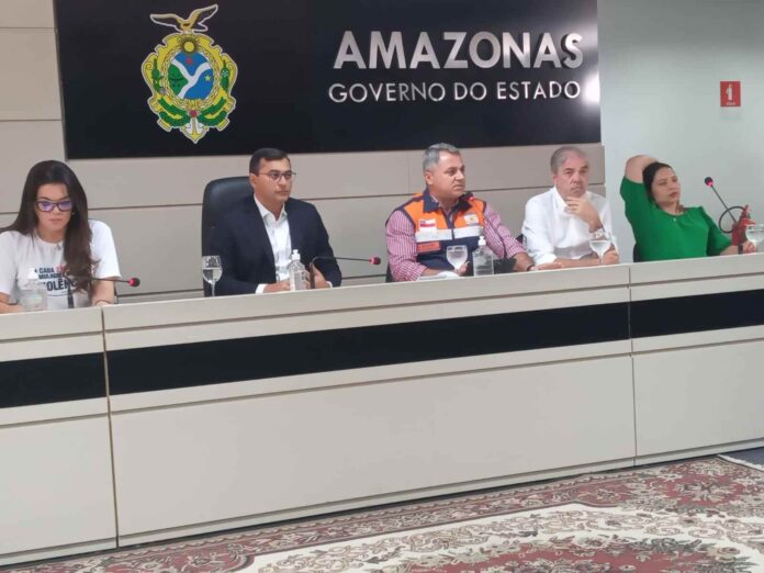 Cerca de 385 mil famílias deverão ser afetadas pela cheia do Rio Negro deste ano em municípios do Amazonas, índice inferior ao registrado na enchente do ano passado, quando a subida dos rios mobilizou 500 mil famílias