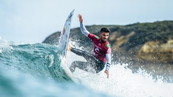 É do Brasil! Filipe Toledo fatura título da etapa da WSL em Bells Beach