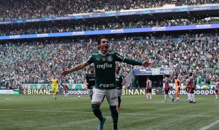 Histórico! Palmeiras massacra o São Paulo e é campeão Paulista