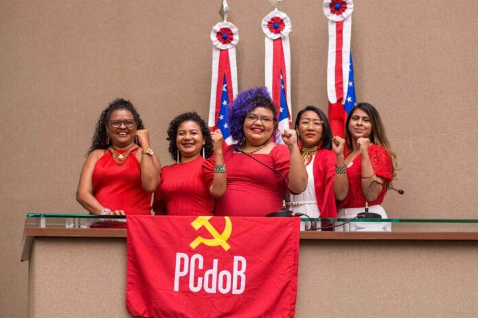 A Bancada das Manas, coletivo de cinco pré-candidatas a uma vaga na Assembleia Legislativa do Amazonas (Aleam) em 2023 pelo PCdB, vai lançar neste domingo (15), uma campanha de financiamento para impulsionar a campanha