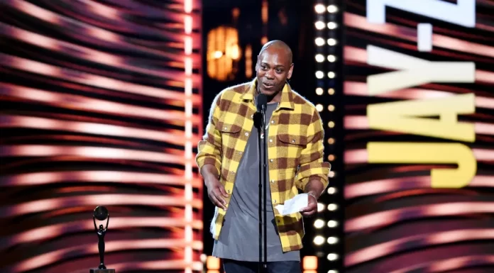 Comediante Dave Chappelle é atacado durante apresentação no festival da Netflix