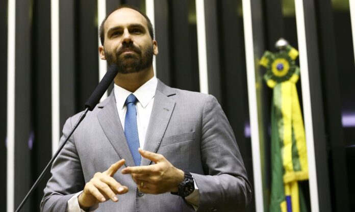 Conselho de Ética da Câmara abre processo contra Eduardo Bolsonaro