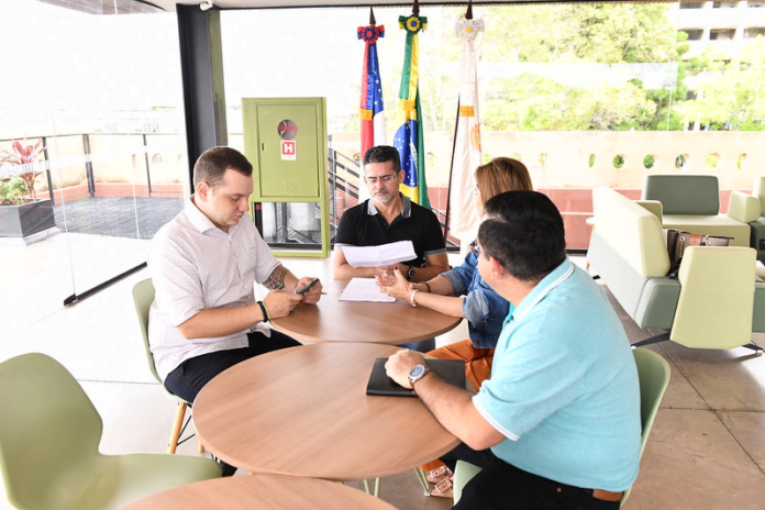 David Almeida envia à CMM projeto que garante reajuste a servidores da Semed