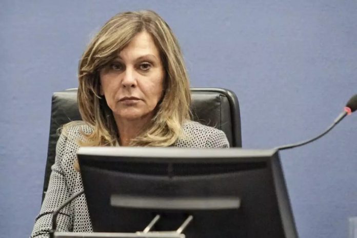 Senadores que integraram a CPI da Covid apresentaram nesta terça-feira (26) uma ação no Supremo Tribunal Federal (STF) pedindo a abertura de uma investigação sobre a vice-procuradora-geral da República, Lindôra Araújo