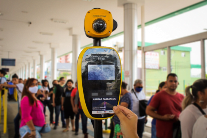 Usuários do transporte coletivo poderão usar celular para pagar passagem