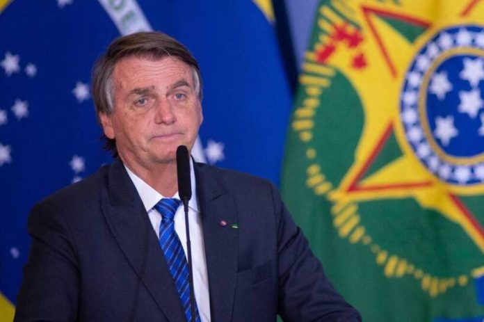 O presidente Jair Bolsonaro (PL) desistiu de ir ao debate dos candidatos na rede Bandeirantes marcado para o próximo domingo (28), informaram integrantes da campanha do chefe do Executivo