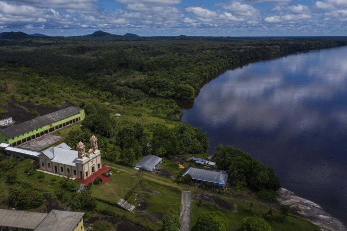 Organizações indígenas contestam na Justiça a existência de 60 processos ativos na Agência Nacional de Mineração (ANM) com intenção de explorar ouro em terras do médio e alto rio Negro