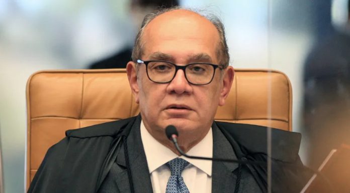 O ministro Gilmar Mendes, do Supremo Tribunal Federal (STF), suspendeu no fim da noite de terça-feira (27) um processo na Justiça Federal de São Paulo que apura cobrança de impostos de cerca de R$ 18 milhões do ex-presidente Luiz Inácio Lula da Silva