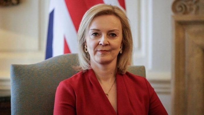 Conservadora Liz Truss é a nova primeira-ministra da Inglaterra