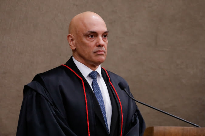 Moraes suspende investigações sobre institutos de pesquisa