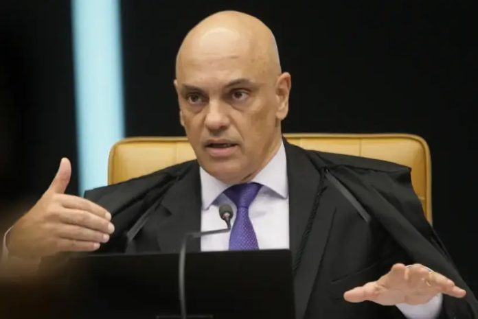 O presidente do Tribunal Superior Eleitoral (TSE), ministro Alexandre de Moraes, afirmou que se reunirá com o Ministério Público Eleitoral e o Ministério Público do Trabalho para discutir uma estratégia de atuação contra o assédio eleitoral