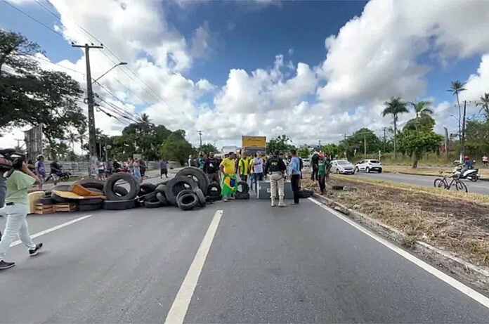 Número de bloqueios em estradas federais cai para 86