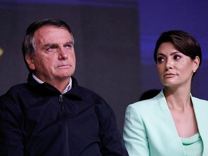 Bolsonaro viaja amanhã para os EUA sem Michelle