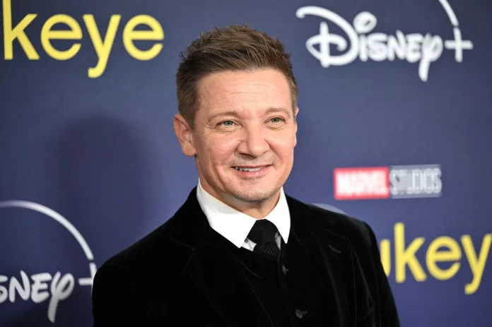 Ator Jeremy Renner, de 