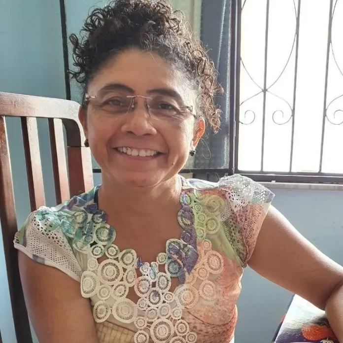 Professora é encontrada morta em área de mata em Manaus