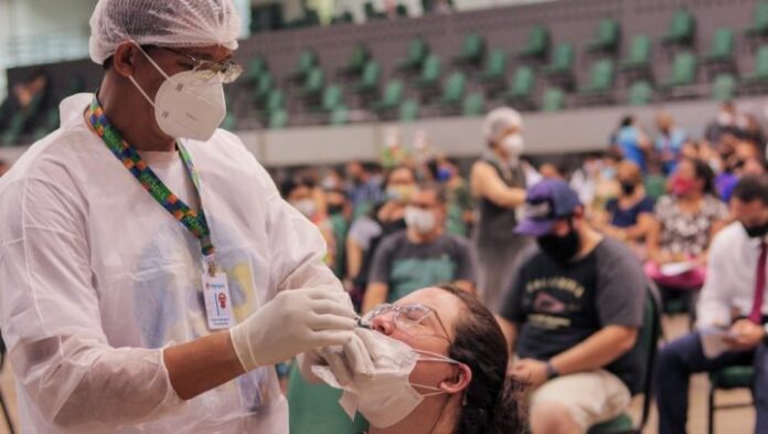 Covid-19 se mantém no topo das internações por problemas respiratórios