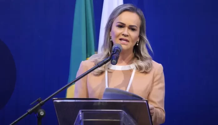 Ministra quer reduzir preço de passagens aéreas para incentivar o turismo