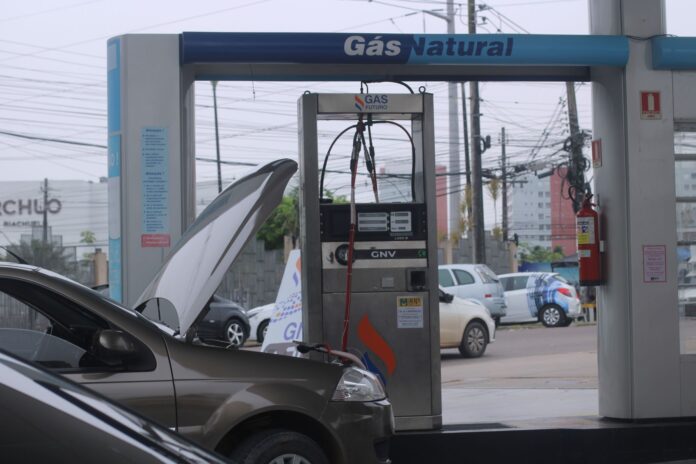 Motorista que converter o carro para gás natural ganha R$ 4 mil no AM