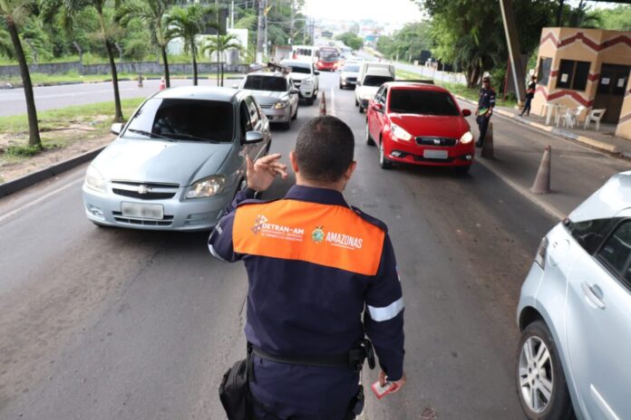 Detran-AM autuou 382 condutores durante Carnaval