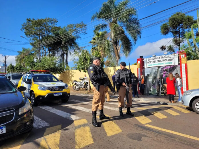 Ataque a tiros em escola no PR deixa uma aluna morta e outro ferido