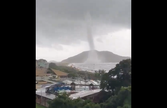 VÍDEO: Nova tromba d'água se forma em Santa Catarina; entenda o fenômeno