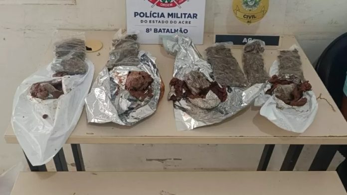 Mulher é presa no Acre com ovos de Páscoa recheados com cocaína e maconha